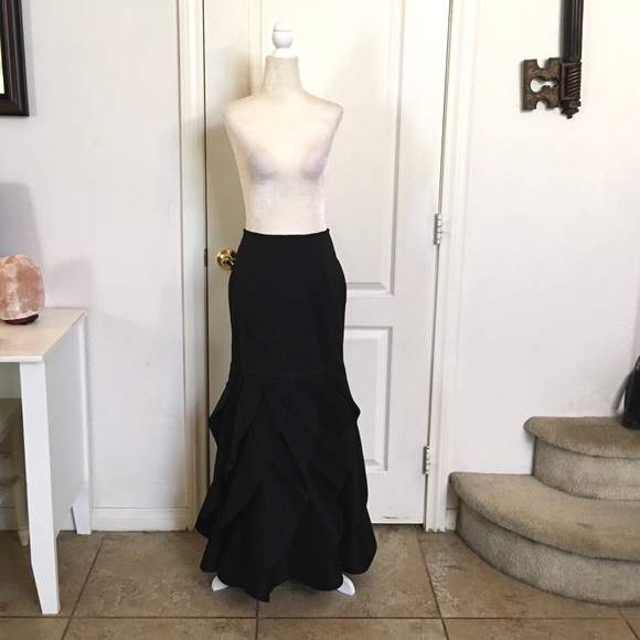 Beautiful Vintage Skirt - Picture 2 of 6